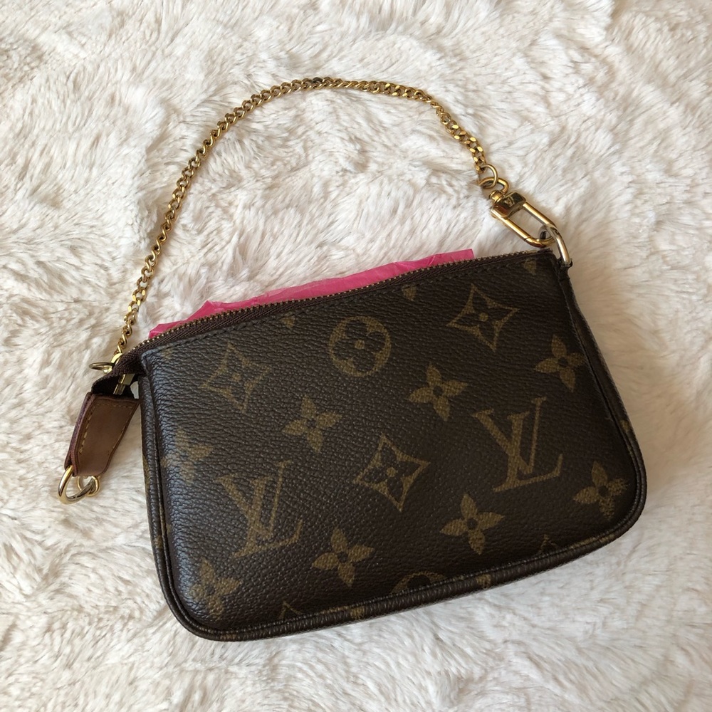 Louis Vuitton Monogram Mini Pochette Accessoires